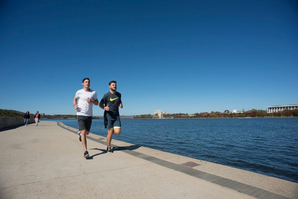 Runners at Lake Burley Griffin
